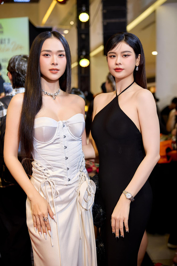 Đã qua 1 lần sinh nở, Diệp Bảo Ngọc vẫn giữ được vóc dáng nóng bỏng.