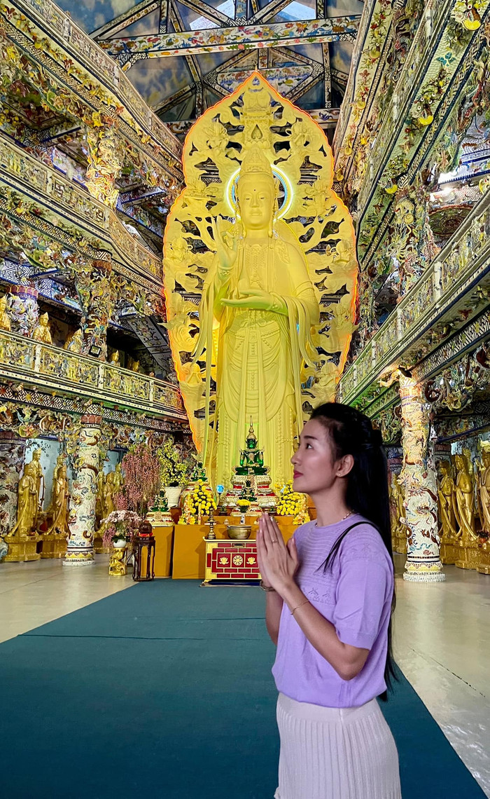 Nữ diễn viên thường xuyên chia sẻ những hình ảnh đẹp trong chuyến du lịch của mình.