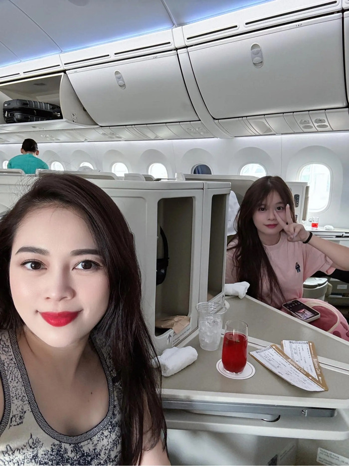 Mẹ của bé Su chính là nữ đại gia Hằng Túi.