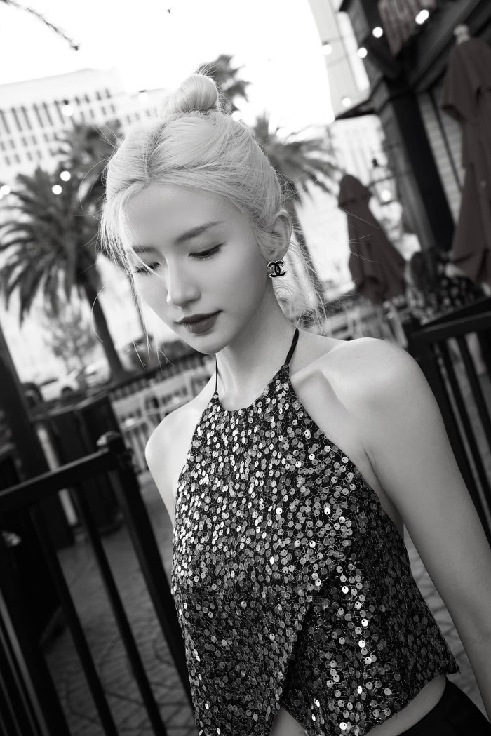 'Em ruột' kém 9 tuổi của Huyền Lizzie khác lạ sau 8 tháng lấy chồng Ảnh 4