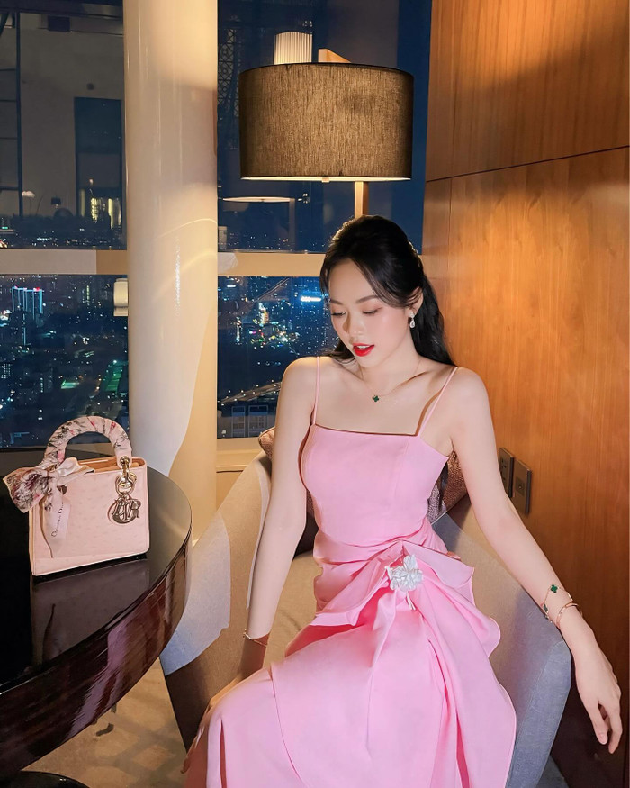 Cuộc sống đời thường của Á hậu Trịnh Thùy Linh sang chảnh, thường dát hàng hiệu.
