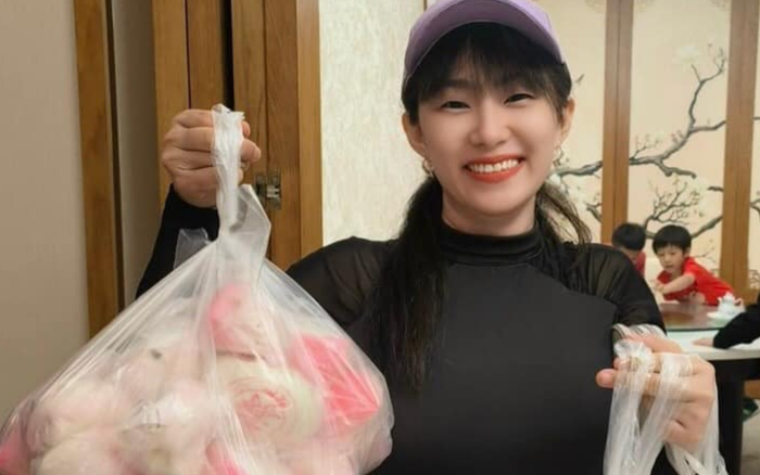 Lương Bích Hữu từng chia sẻ gia đình lo lắng vì thấy nữ ca sĩ giảm 14kg chỉ trong thời gian ngắn. Ảnh: FBNV