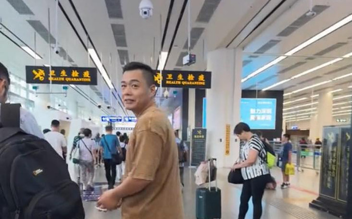 Chồng cũ của Hằng Du Mục lên đường về Việt Nam? Ảnh 2