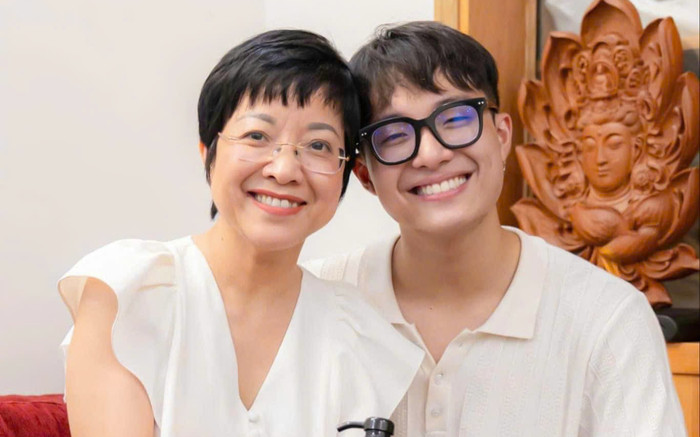Quý tử nhà MC Thảo Vân ghi điểm với hành động hiếu thảo khiến mẹ rưng rưng Ảnh 2