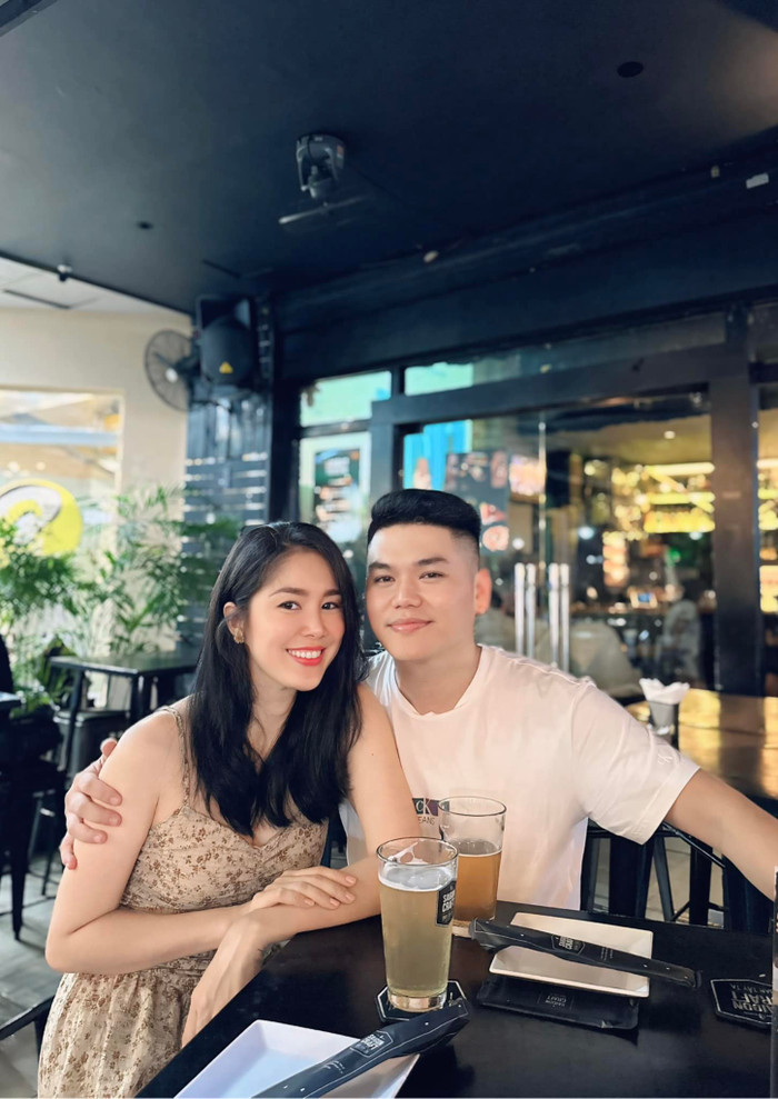 Cả hai đã có 8 năm về chung nhà hạnh phúc. Nữ diễn viên được chồng ủng hộ, giúp đỡ trong hành trình hoạt động nghệ thuật.