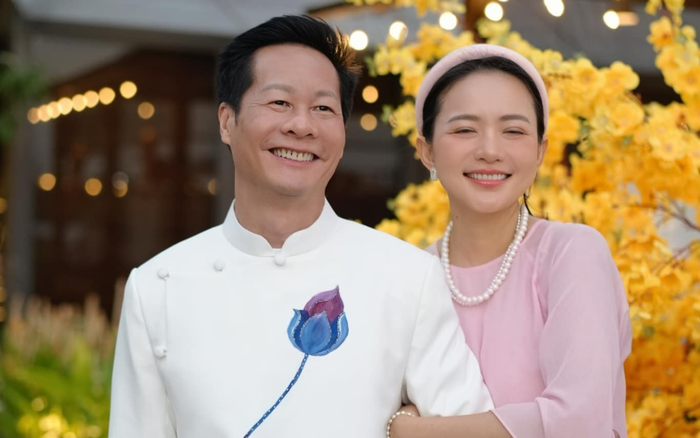 Vợ chồng Phan Như Thảo chụp hình trong dịp Tết Nguyên đán năm nay. Ảnh: FBNV