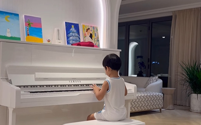 Hoa hậu Đặng Thu Thảo khoe khả năng của quý tử, để lộ cơ ngơi 'xịn sò' Ảnh 2