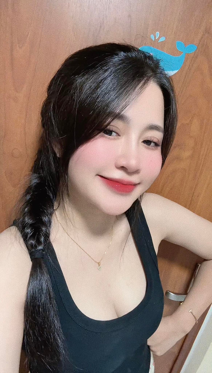 Nhan sắc như Hoa hậu của vợ Duy Hưng, chăm diện đồ khoe đôi gò bồng đảo Ảnh 4