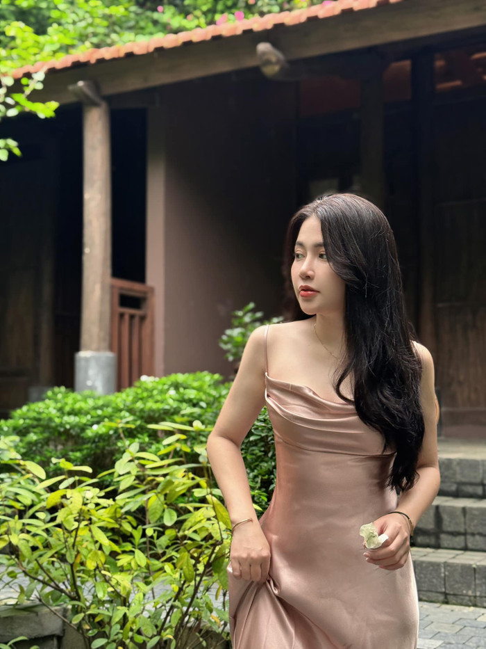 Nhan sắc như Hoa hậu của vợ Duy Hưng, chăm diện đồ khoe đôi gò bồng đảo Ảnh 5