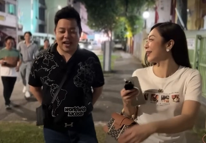 Nam ca sĩ còn nhắc kỷ niệm 4 năm trước với nữ ca sĩ 'trong một đêm thanh vắng'.