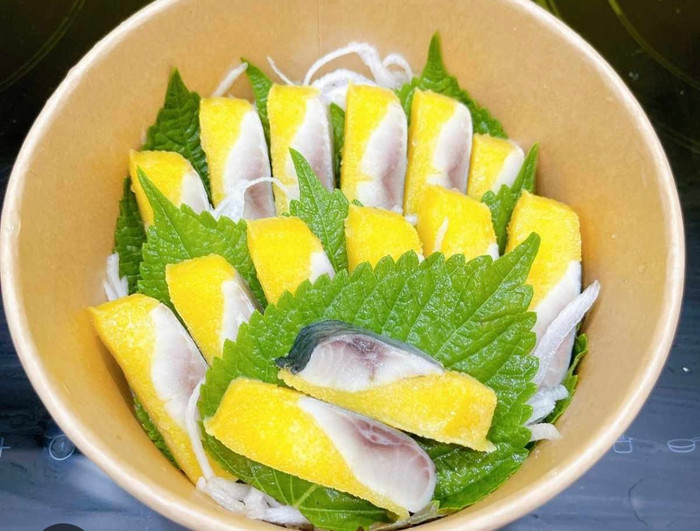 Cá trích chứa nhiều selen và vitamin E, hai chất chống oxy hóa mạnh mẽ giúp bảo vệ sức khỏe tế bào.