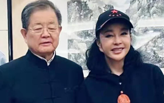 Rộ tin nữ diễn viên đã chia tay chồng thứ tư, bí mật hẹn hò với nhiều người Ảnh 2