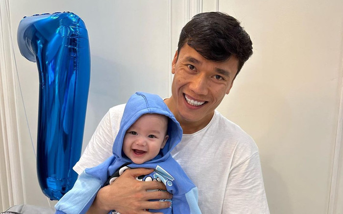 Thủ môn Bùi Tiến Dũng phụ chăm con khi vợ 'chạy show' Ảnh 2