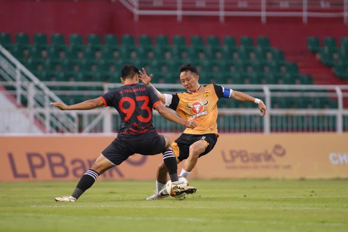 CLB HAGL đã đánh bại Thanh Niên TPHCM 2-1 và tái ngộ thủ môn Bùi Tiến Dũng ở trận đấu quyết định chức vô địch. Ảnh: CLB TPHCM