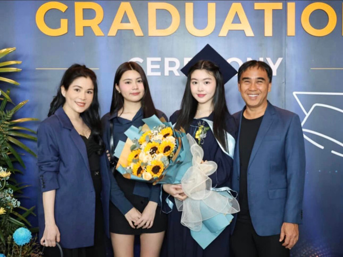 Lọ Lem - con gái Quyền Linh vừa tốt nghiệp phổ thông.
