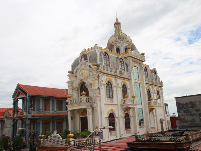 Ngôi làng nức tiếng Nam Định: Lâu đài mọc lên san sát, căn nào cũng nguy nga tráng lệ Ảnh 11
