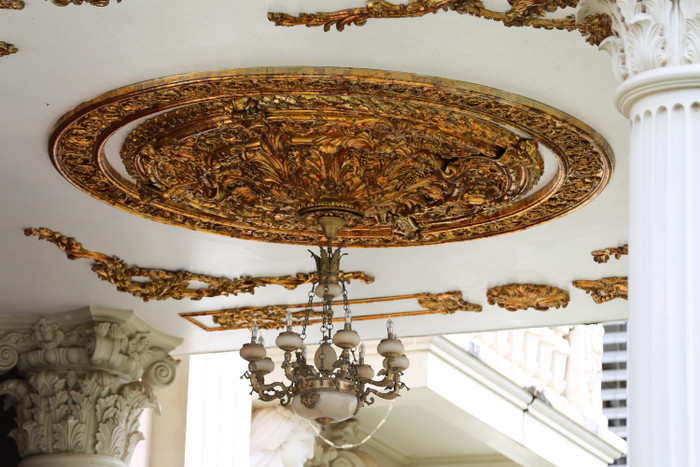 Tòa lâu đài Lan Khoa Khuê được trang trí, thiết kế với nhiều họa tiết tinh xảo.