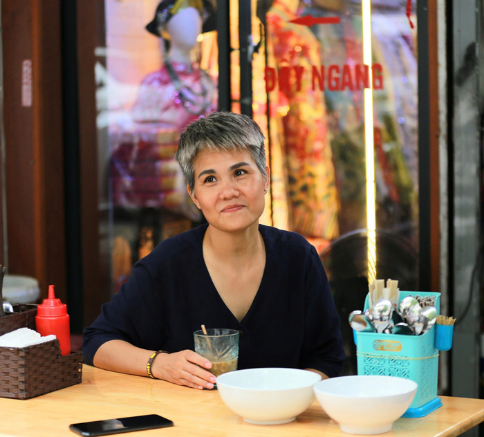Chị Cát Lệ - chủ quán 'phở treo' đang nhận được nhiều sự yêu mến của mọi người