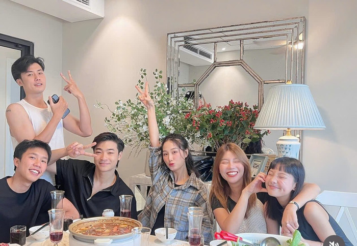 Vương Anh, Long Vũ, Hoài Vũ, Thu Hà,... thân thiết với nhau.