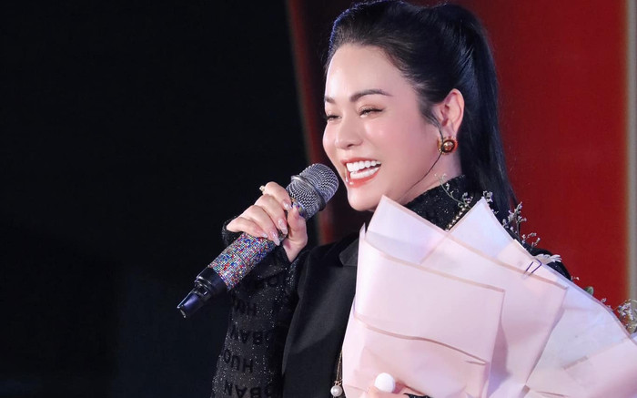 Nhật Kim Anh ôm bụng bầu khiến dân tình bàn tán sôi nổi Ảnh 2