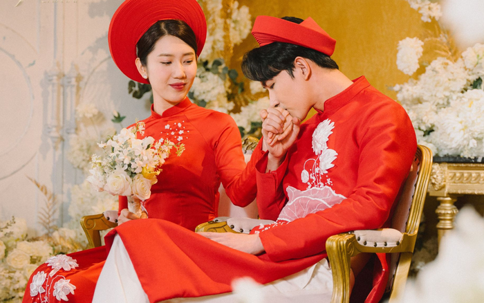 Thúy Ngân tung trọn bộ ảnh cưới truyền thống, chính thức 'lên xe hoa' với chồng lớn hơn 1 tuổi Ảnh 2