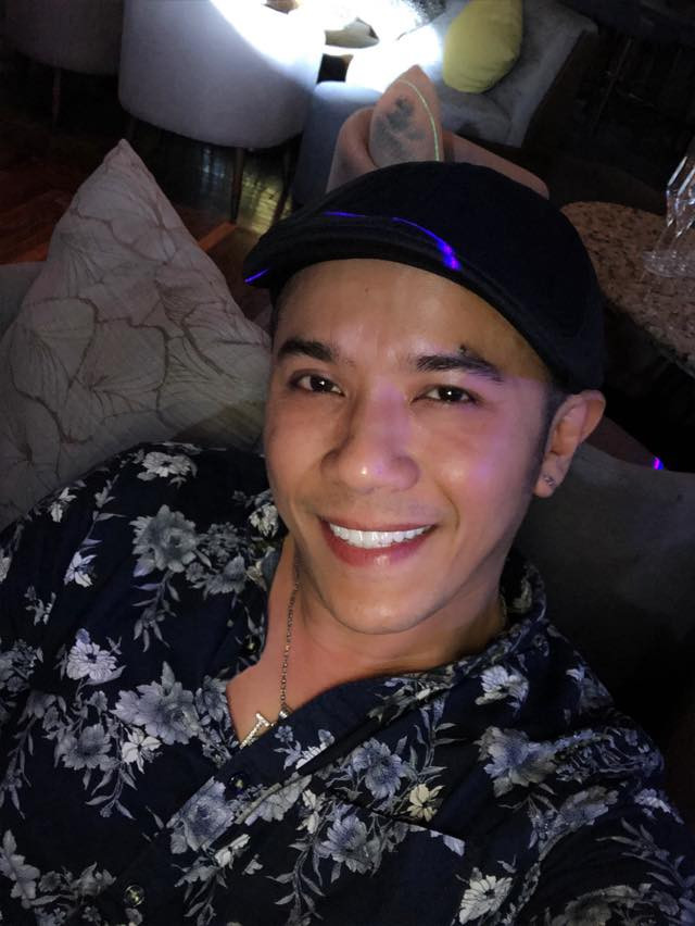 Vẻ ngoài phong độ của Kasim Hoàng Vũ lúc chưa đổ bệnh. 