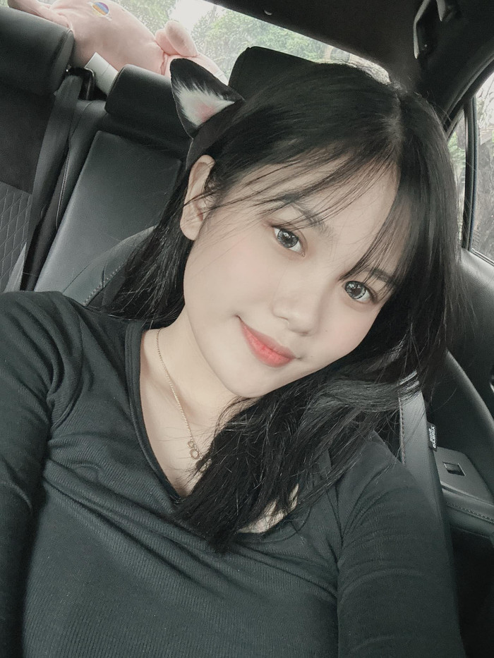 Con gái diễn viên Hiệp Gà sở hữu nhan sắc xinh đẹp và thành tích học tập tốt.