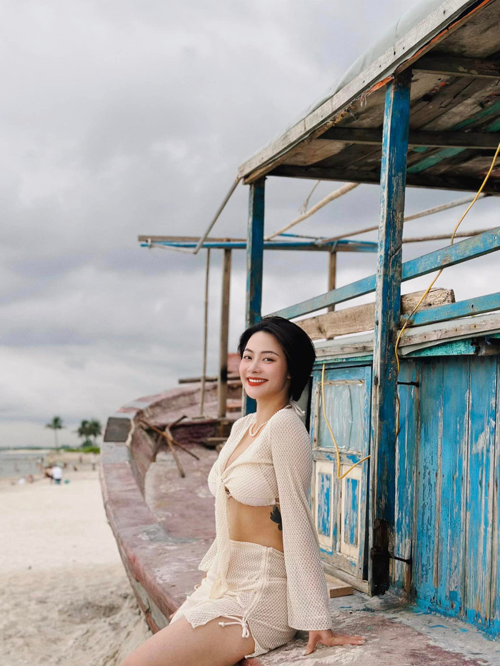 Huyền Thạch sexy ngoài đời