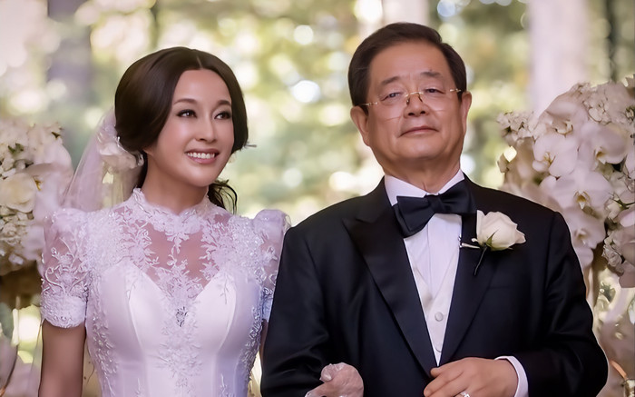 Nữ diễn viên nổi tiếng ly hôn chồng thứ 4, mắc nợ hơn 100 tỷ? Ảnh 2