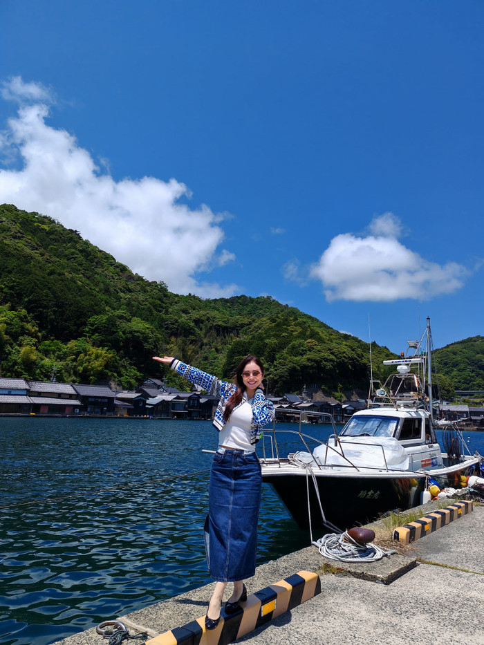 Sắc vóc của mẹ 4 con khiến dân tình trầm trồ.