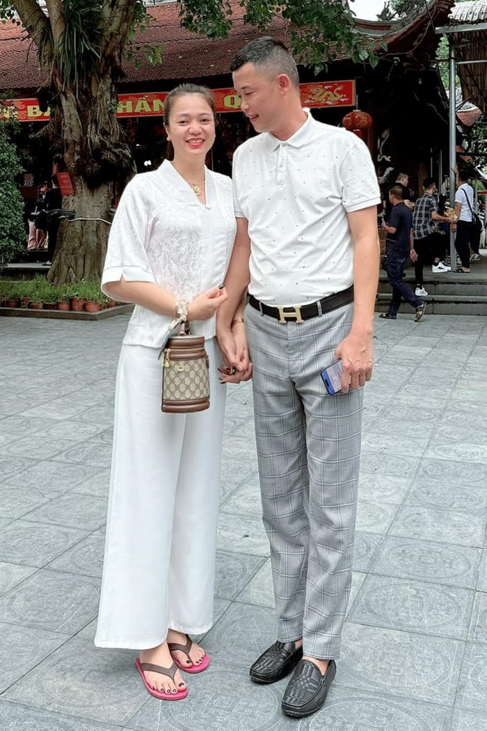 Hiệp Gà và bạn gái hạnh phúc bên nhau