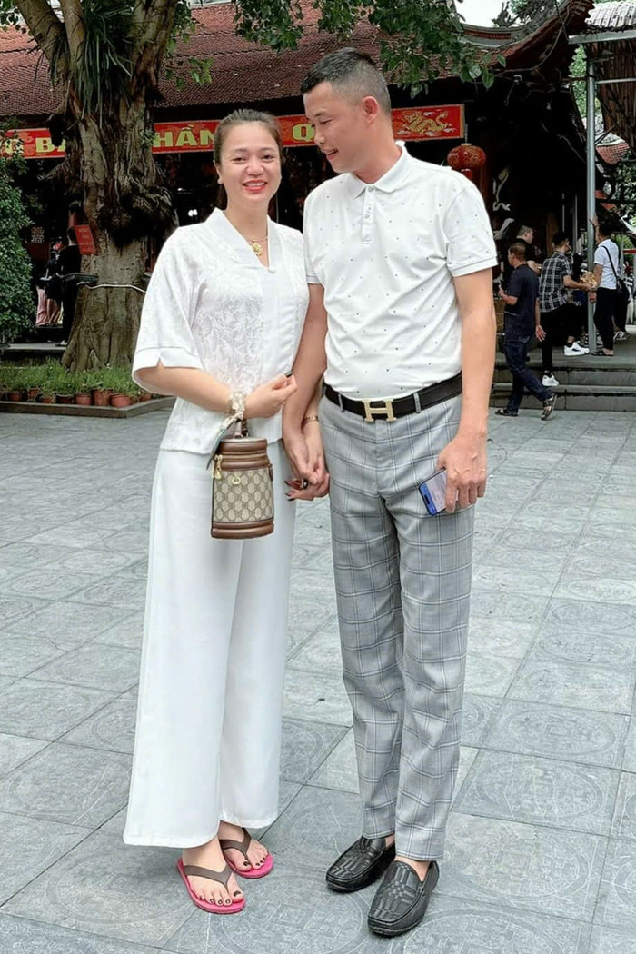 Diễn viên Hiệp Gà bên bạn gái xinh đẹp.