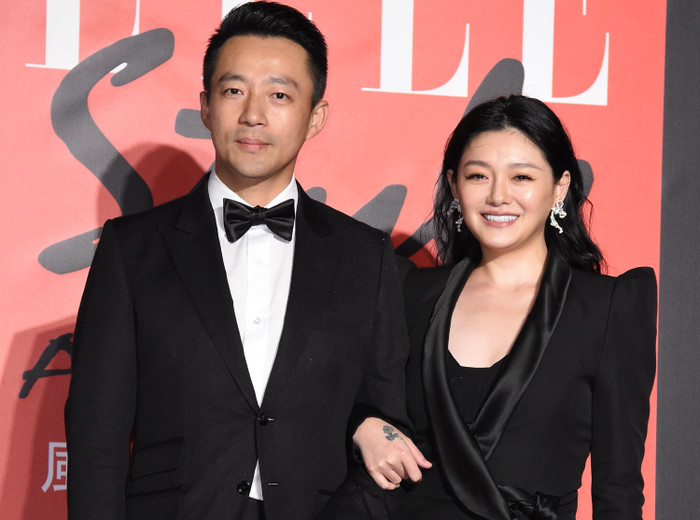 Từ Hy Viên kiện và đòi Uông Tiểu Phi một khoản bồi thường lớn.