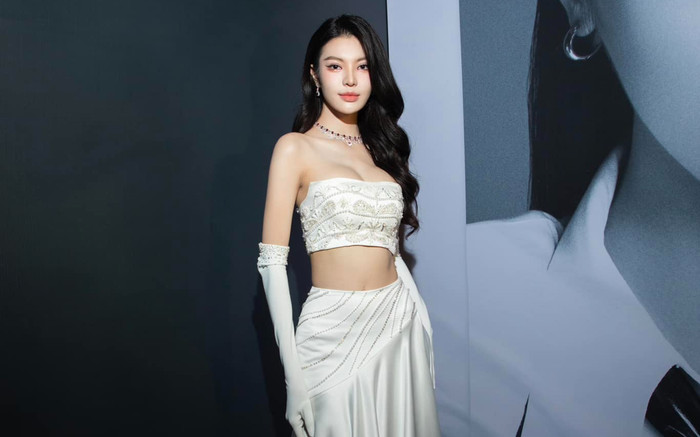 Vòng eo 'đánh bại' Ngọc Trinh của Á hậu Tường San Ảnh 2