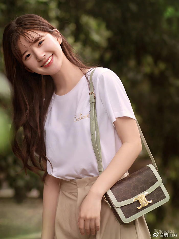 Vài tời mix đồ cực đỉnh, Triệu Lộ Tư dễ dàng biến đồ vài trăm nghìn trông như đồ hiệu.