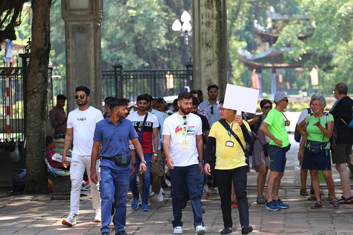 Theo kế hoạch, hôm nay (29/8), 1.378 du khách đầu tiên trong số 4.500 du khách Ấn Độ sẽ đến Hạ Long và lên tàu đi tham quan vịnh Hạ Long