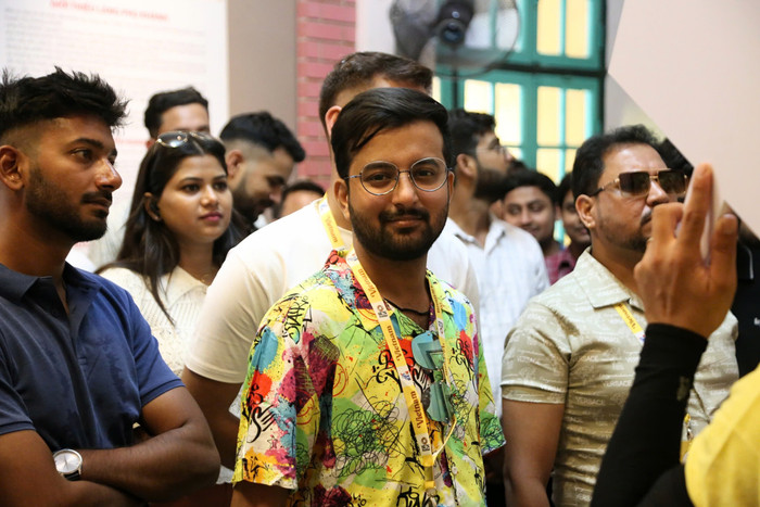 Trước đó, đoàn khách Ấn Độ đã có mặt tại Hà Nội đầu tiên