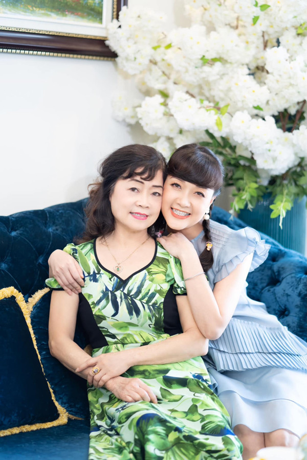 Vân Dung luôn bày tỏ sự biết ơn đối với mẹ.