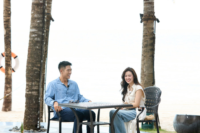 Quyên Qui chọn Michael Trương làm đối tượng để hẹn hò. 