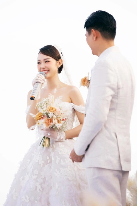 Chồng đại gia của Minh Hằng chính thức lộ diện cạnh vợ con Ảnh 2