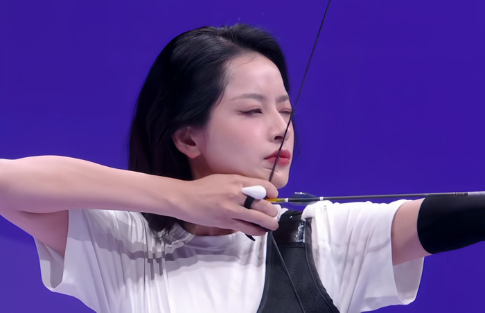 Nữ ca sĩ đầy tự tin và thần thái.