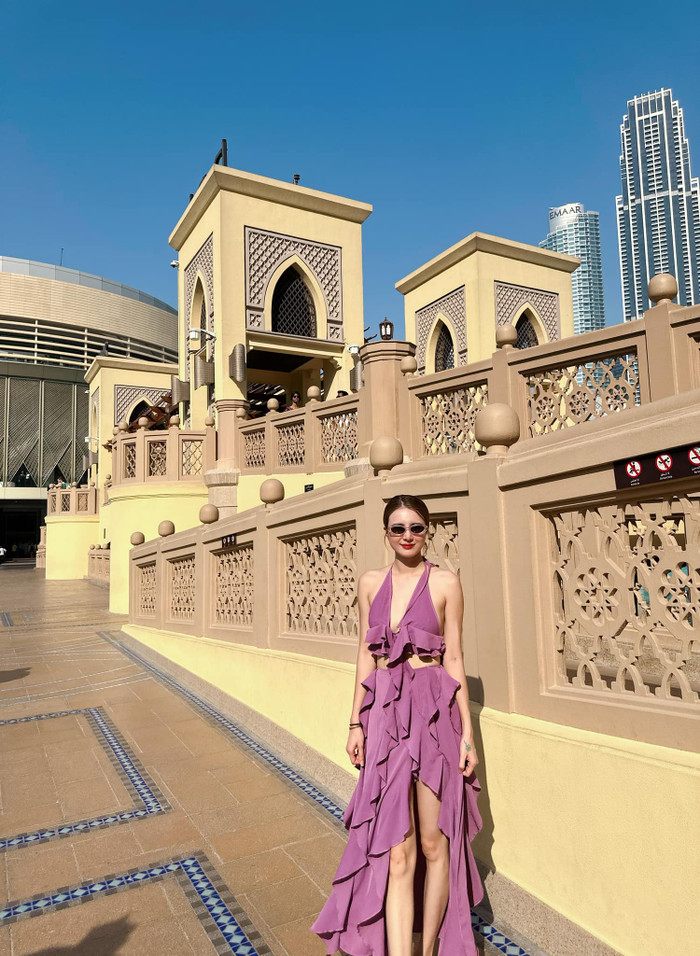 Em gái Công Vinh khoe vẻ đẹp quyến rũ tại Dubai. Ảnh FBNV