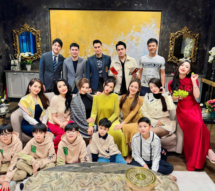 Nhóm bạn có Việt Anh và Quỳnh Kool thường quây quần, gặp gỡ trong những dịp đặc biệt. Ảnh: FBNV