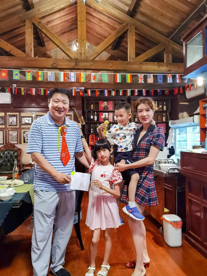 Truyền thông Đại lục đang xôn xao trước nghi vấn Kim Xảo Xảo âm thầm ly hôn chồng từ 3 năm trước.