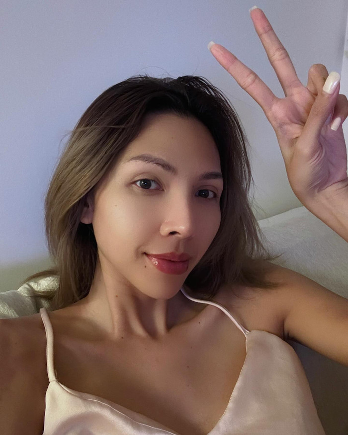 Mặt mộc không tì vết của Minh Triệu được công chúng ngợi khen.