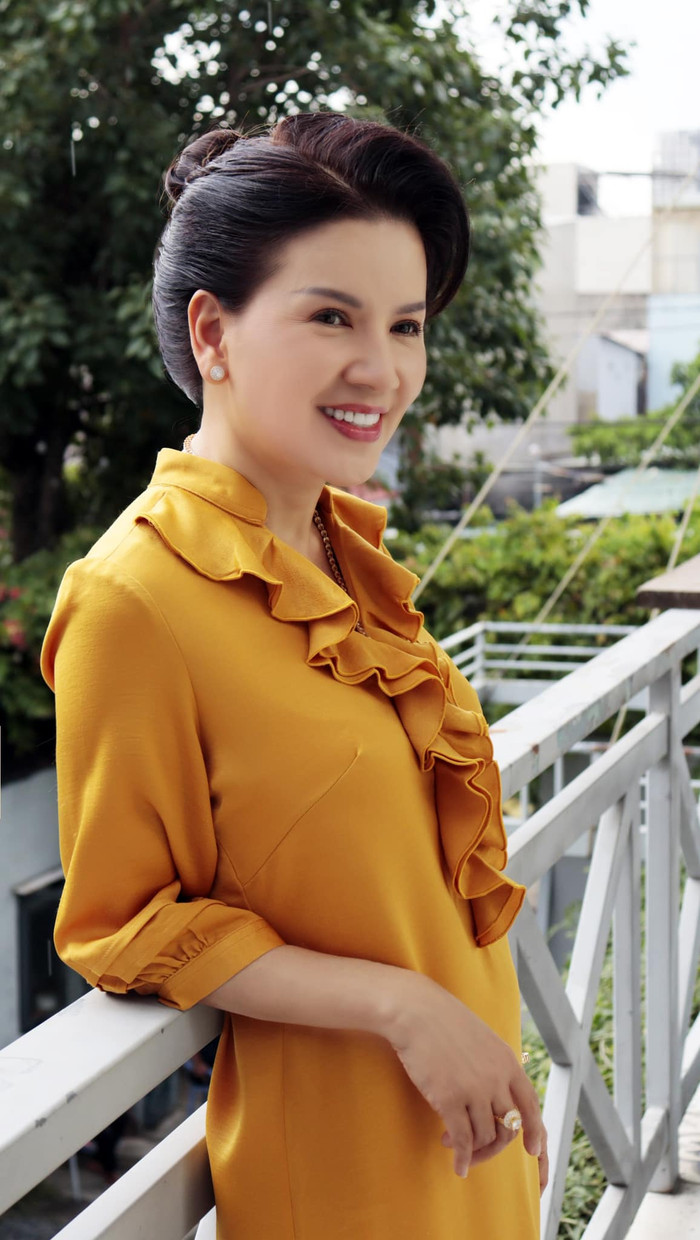 Nữ diễn viên được nhiều người khen ngợi về tài năng diễn xuất cũng như vẻ ngoài trẻ trung, tràn đầy năng lượng.