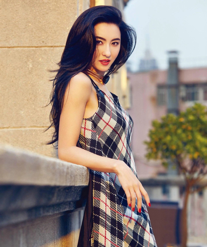 Trương Bá Chi đã biến mất suốt hơn nửa năm.