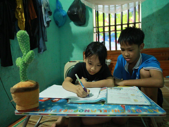 May mắn, các con của ông Học và chị Bích đều là những đứa trẻ ngoan ngoãn, hiểu chuyện.