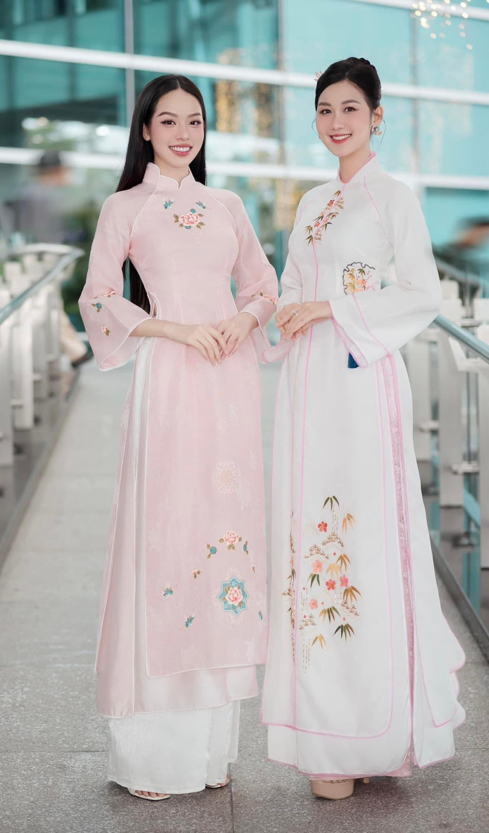 Đọ sắc cùng Hoa hậu Việt Nam 2022 Thanh Thủy trong lần tiếp đón đoàn Sở Du lịch và Truyền hình Nhật Bản đến với thành phố Đà Nẵng, Quế Anh vẫn trông không hề lép vế. Bên dưới hình ảnh này, nhiều người đã 'tiên tri' rằng người đẹp Quảng Nam sở hữu nét đẹp chuẩn hoa hậu.