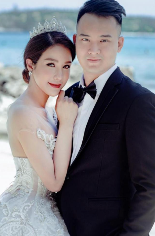 Diệp Lâm Anh và thiếu gia Nghiêm Đức khiến cõi mạng xôn xao khi liên tục 'tố cáo' lẫn nhau. 